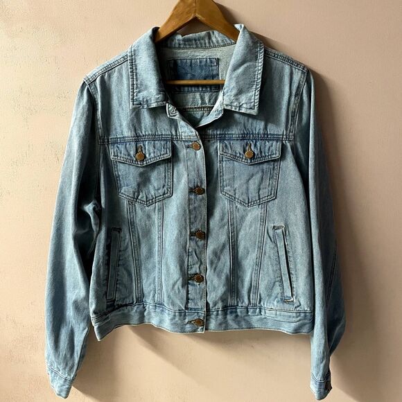 Forever 21 Light Medium Wash Oversized Denim Jacket Size L GUC - Picture 10 of 10